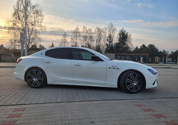 Maserati Ghibli cena 147000 przebieg: 72000, rok produkcji 2014 z Czarna Woda małe 137